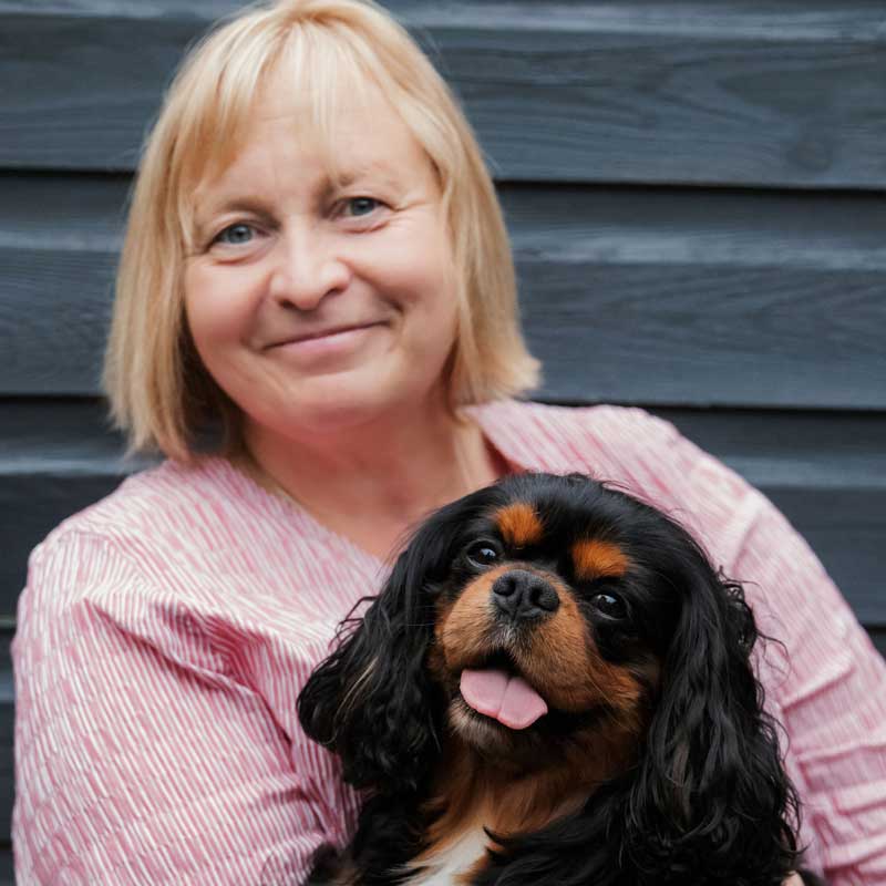 Nicole Mader und Hund Gismo
